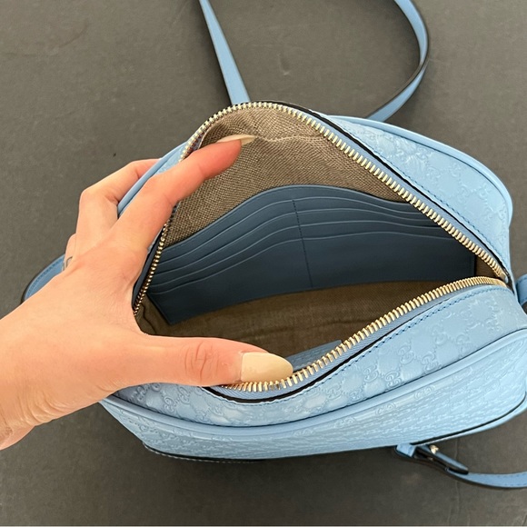 Gucci Microguccissima Bree Crossbody - Picture 9 of 16